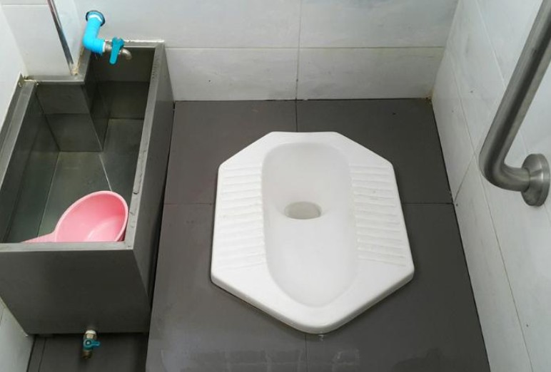 Western Water Closet